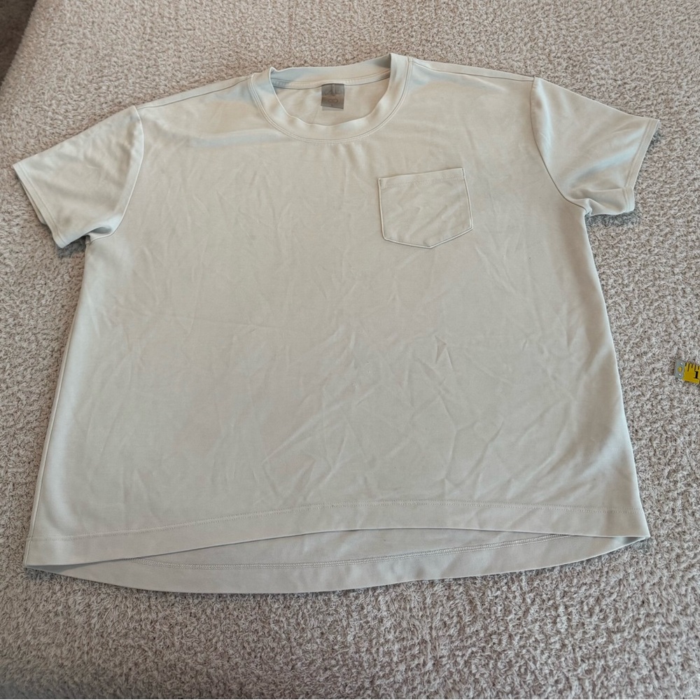 CALIA by Carrie Underwood Cream Short Sleeve Tee